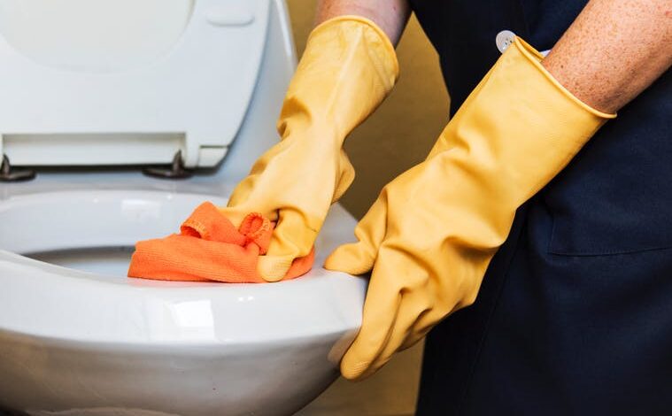 how to clean under the rim of a toilet